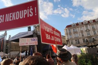 Demonstrace „za slušnost“ škodí prezidentovi. Je t...